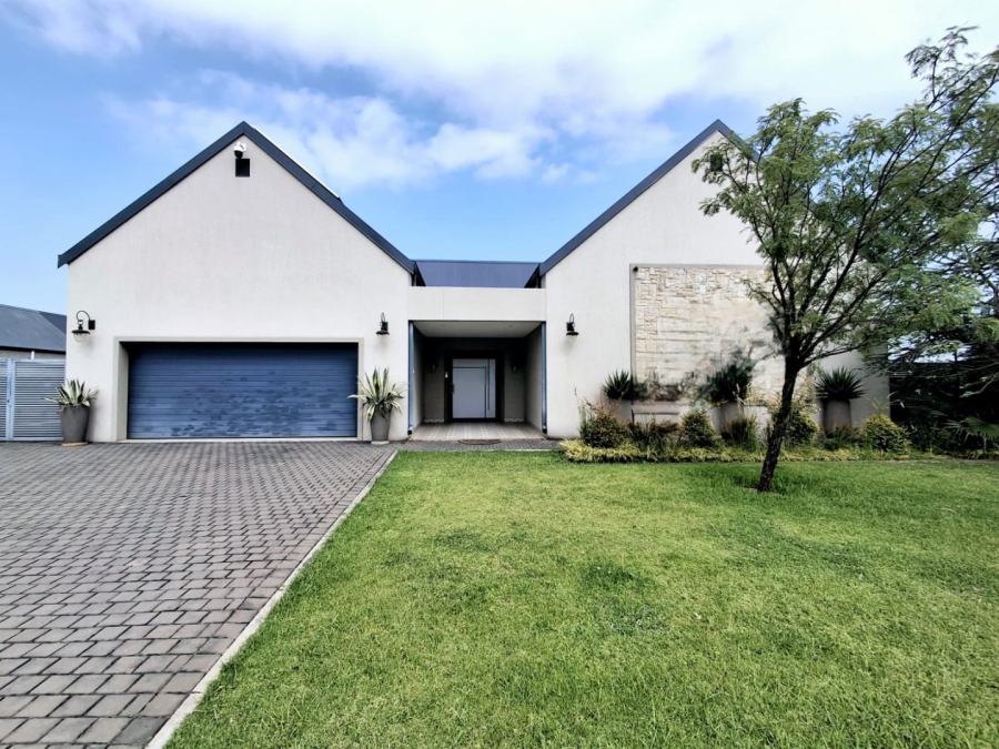 4 Bedroom Property for Sale in Heron Banks Golf Estate Free State